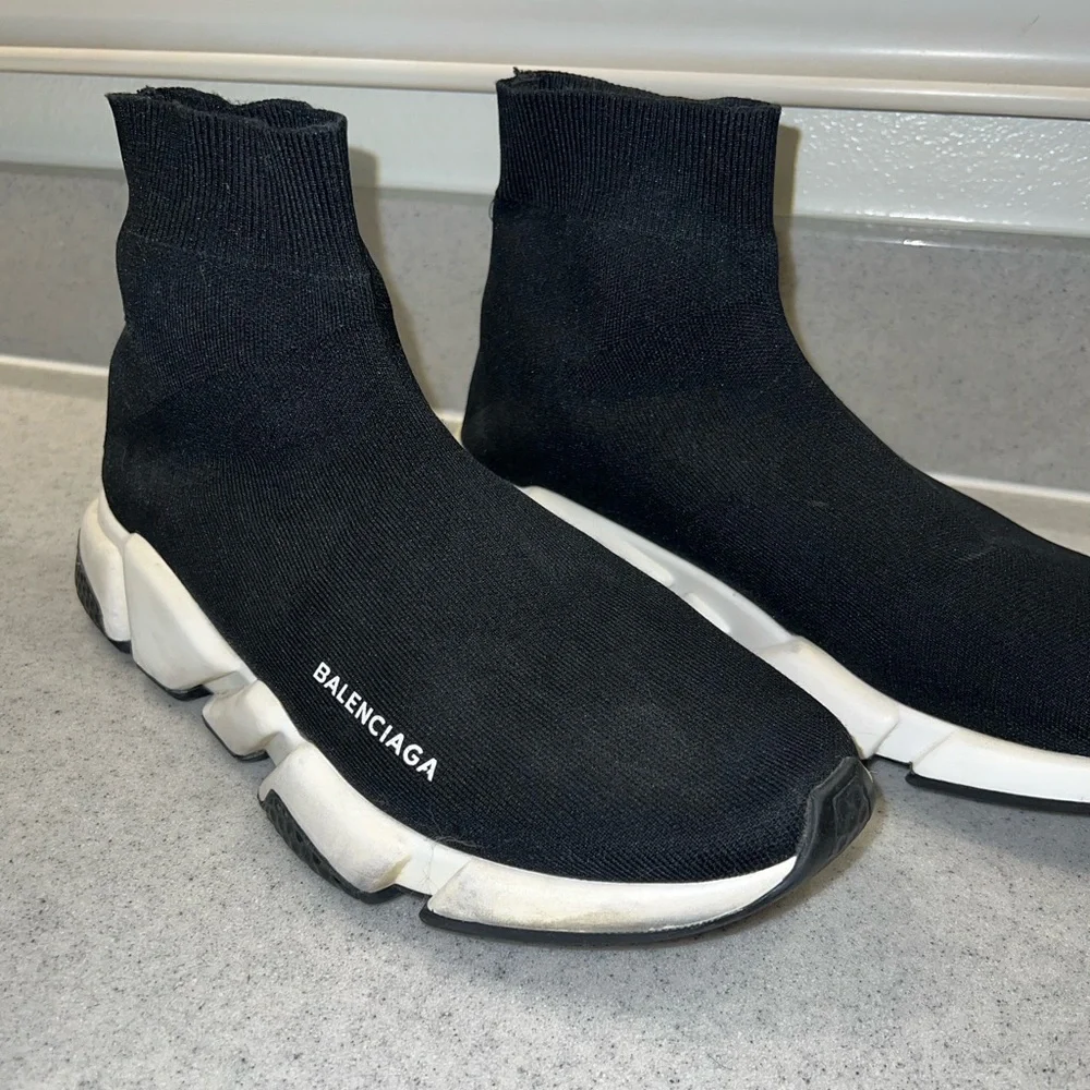 Balenciaga Black and White Knit Sneakers - Picture 9 of 12
